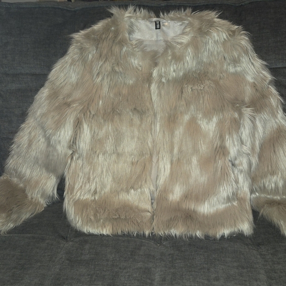 Divided Gray Teddy Jacket Plush Oversized Silhouette GOOD COND SM PRIICE DROP - Picture 7 of 9